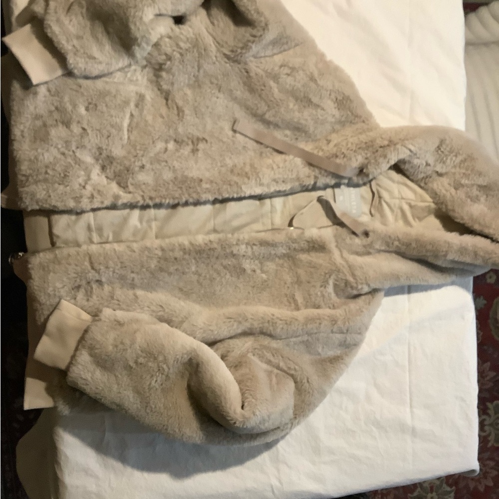 Athleta Light Beige Quilted Jacket